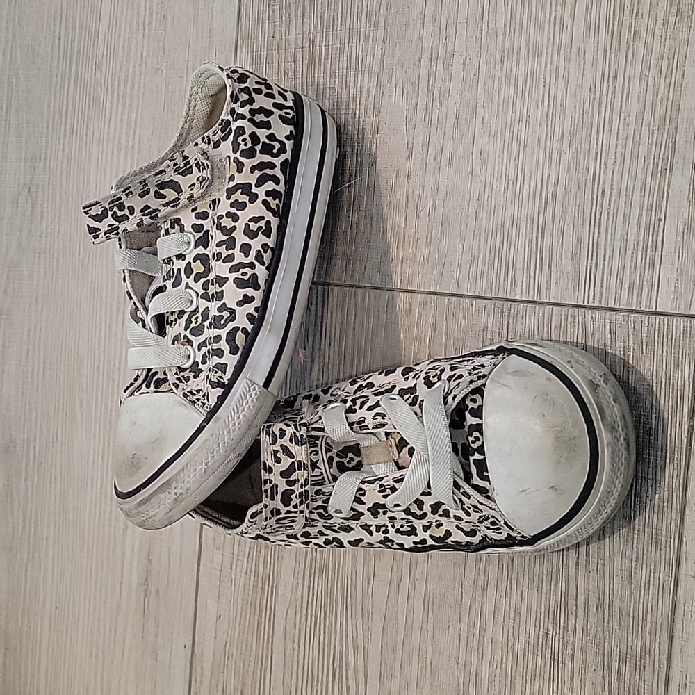 Cheetah print converse